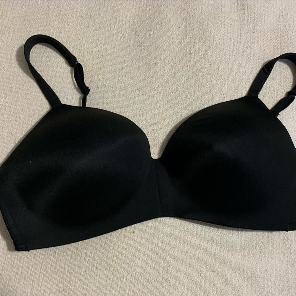Cacique black bra, wireless!
